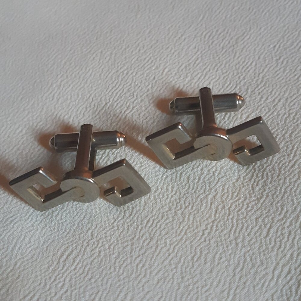 ⚡️BUY 3 for $55⚡️ Vintage Silver Tone Open Figure 8 Design Cuff Links
